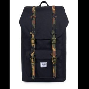 NWT Herschel Little America w/Woodland Camo Straps